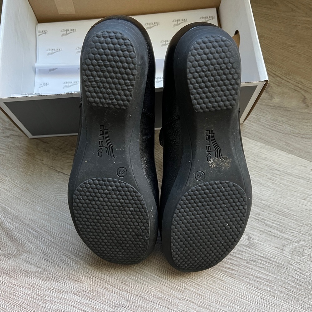 Dansko | ‘Fawna’ Black Milled Nappa Mary Janes - Picture 7 of 12